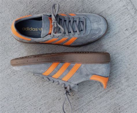 grau orange männer schuhe adidas original|graue Herren.